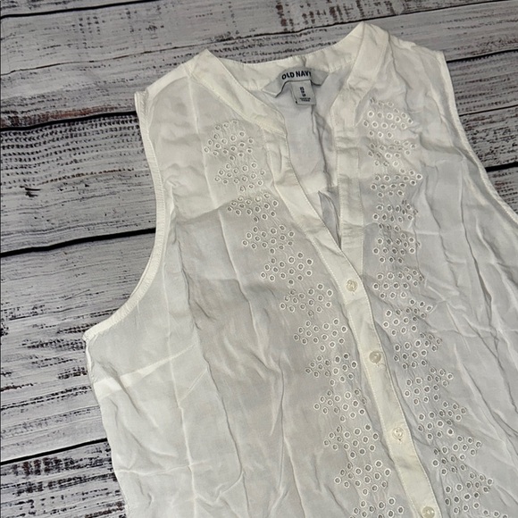 Old Navy White‎ Sleeveless Button Down Blouse Sz. XS - Picture 6 of 8
